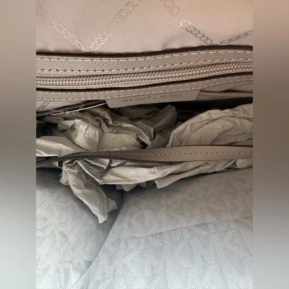 Michael Kors Tote Grey - Picture 4 of 5